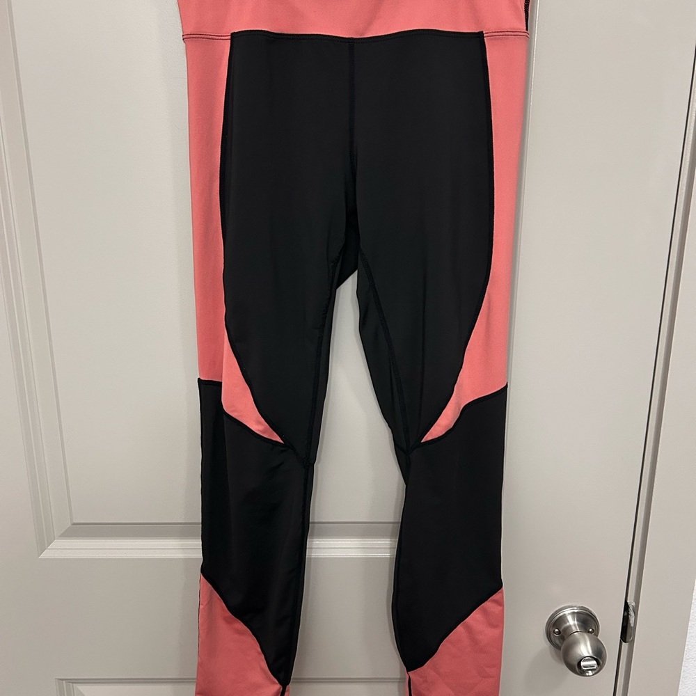 SHEIN Black and Coral Colorblock Leggings